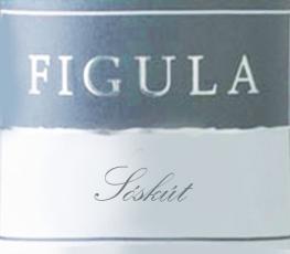 Deﬁnite aromas are derived from new oak ageing where as coffee, bitter chocolate and anise fragrances are present as well. A wine of beautiful ﬂavours, warmth, butteryness and great aromas.