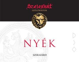 Der Wein verfügt über eine intensive rubin Farbe, der schon grosse Konzentration verspricht. Im Geruch ist er sehr tief, diskret würzig.