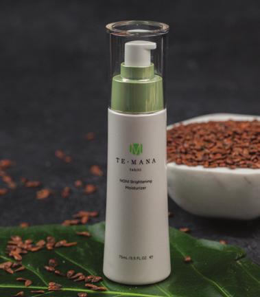 MORINDA TEMANA Pasul 1 Masați ușor demachiantul în piele pentru cel puțin 1 minut, apoi clătiți-vă cu apă caldă!