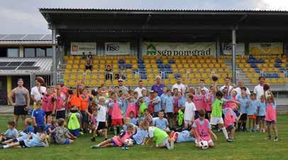 Šport 102 otroka na Poletni šoli nogometa NK Čarda Martjanci je v sodelovanju z MNZ Murska Sobota v okviru programa Grassroots že desetič organiziral Poletno šolo nogometa 2017, katere sta se