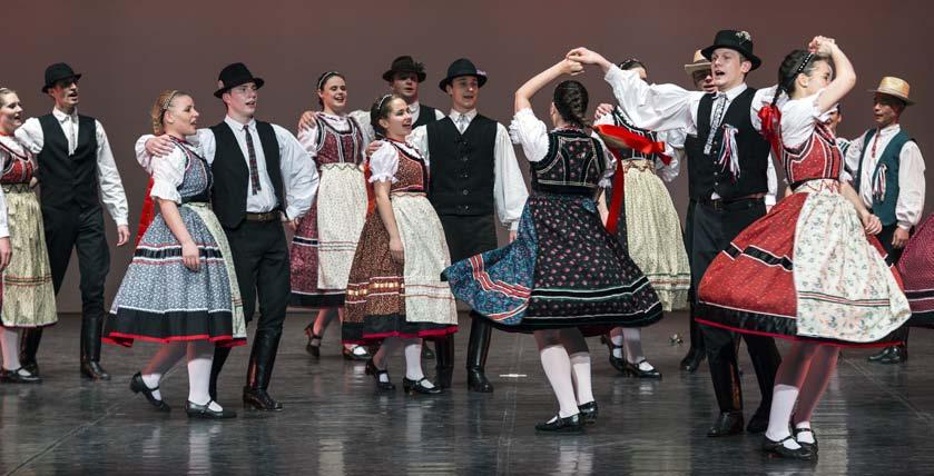 I. rész Csongrádi táncok (Timár Táncegyüttes, Tündök Zenekar) Maglódi szlovák táncok (Timár Táncegyüttes, Tündök Zenekar) Szlovák népdalok Bartók Béla gyűjtéséből (Kacsó Hanga Borbála ének, Balogh