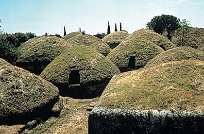 09 Cerveteri, etruszk tumulus temető BME GTK 2017. október 10.