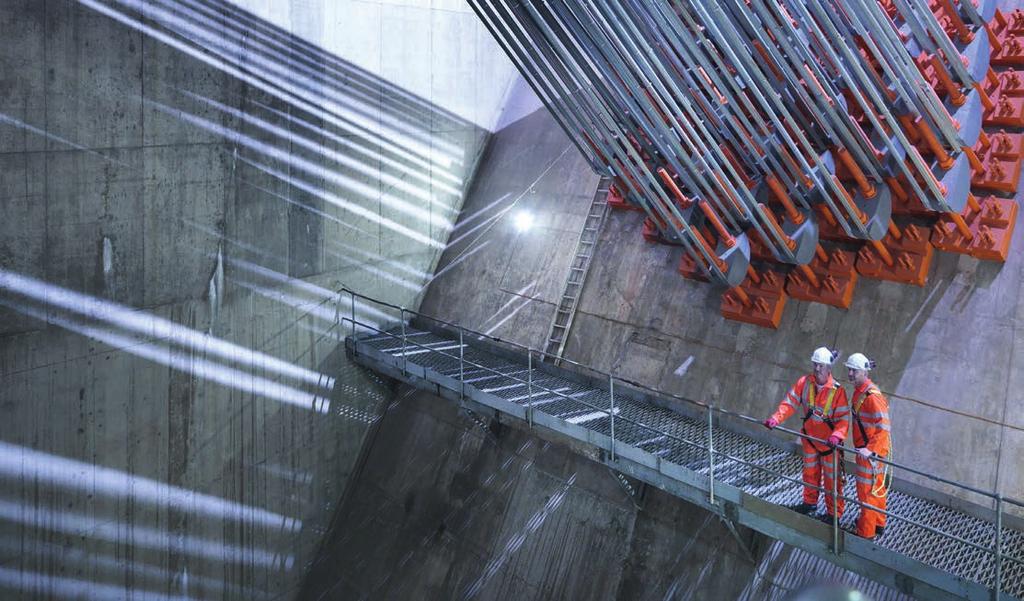 COMBATING SKILL SHORTAGES HIÁNYSZAKMÁK ELLENI KÜZDELEM ENGINEERING & MANUFACTURING The establishment and expansion of mechanical Research & Development units continued throughout the country.