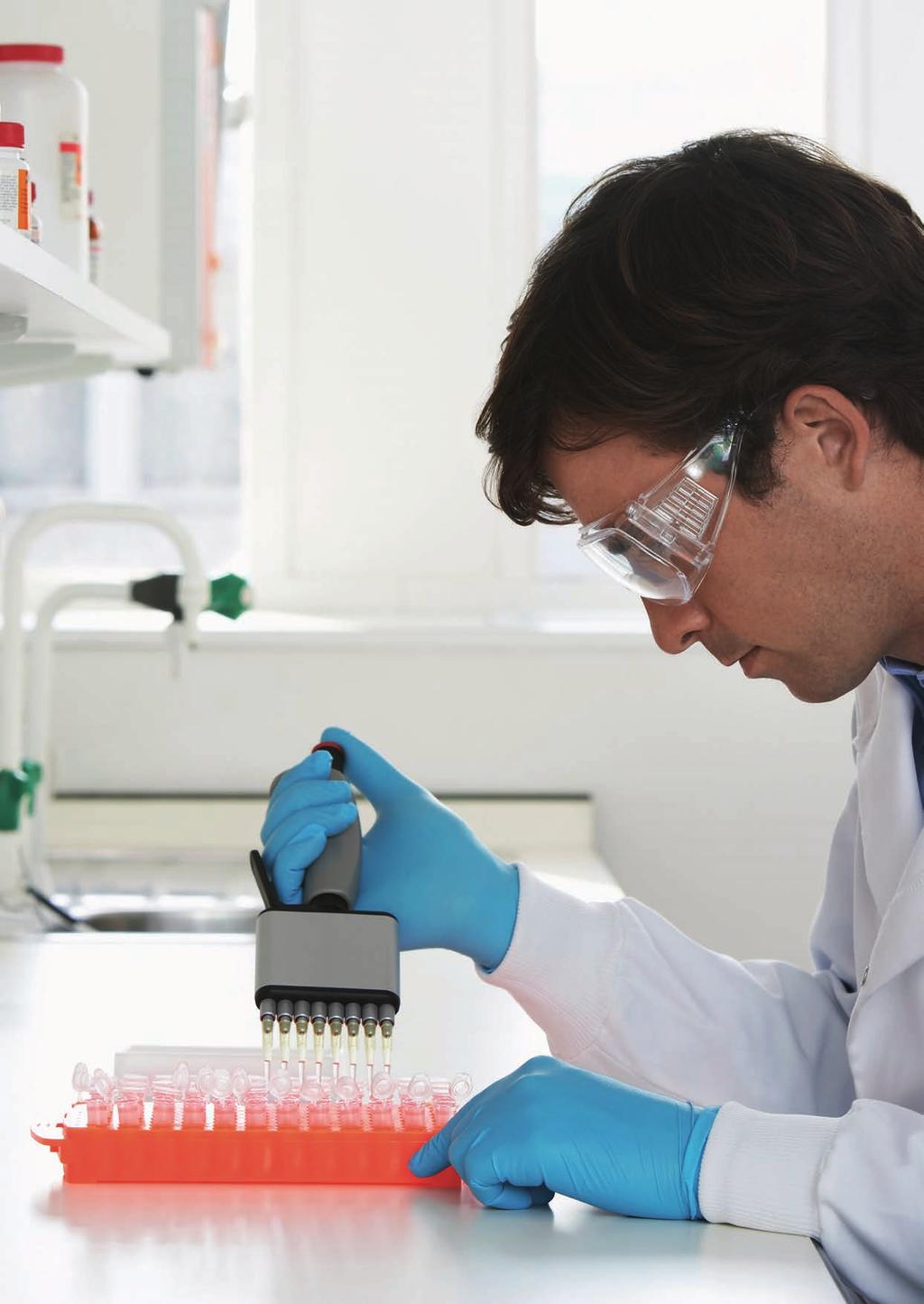 LIFE SCIENCES In an international CRO Ft Min Ft Max Ft Typical Clinical Research Associate II (2-3 years experience) Senior Clinical Research Associate (4+ years) 800 000 1 100 000 1 000 000 1 100