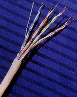 Tipikus 10/100(/1000)BaseT Ethernet kábelezéshez 4 vezeték, adás és