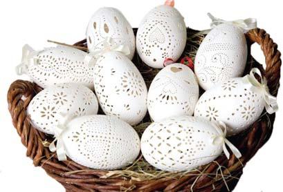 kifújt tojást! Tojásfa Egy Balatonhoz közeli, Kéthely nevű település hagyományteremtő céllal évek óta tojásfát állít.