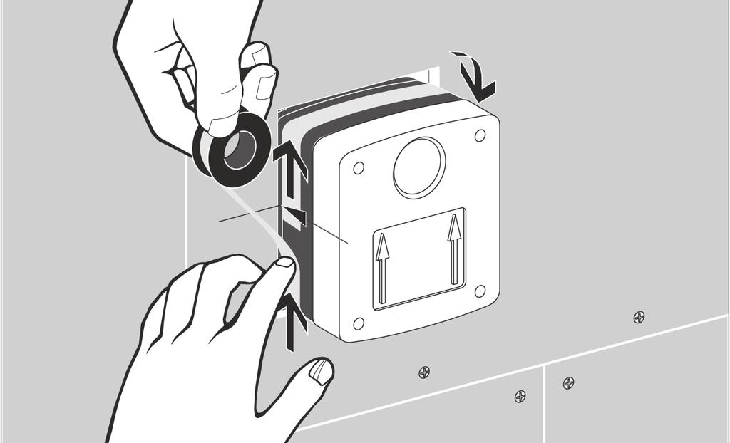 6 Construç ~ ao a seco: Montar o flange adhesivo (Ref a 01 857 00 99). Aplicar a fita adesiva junto à parede, na Masterbox limpa e seca.