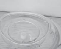 CH Mini-hachoir Utilisation Veillez à ne pas placer trop d aliments dans le bol, car le niveau de remplissage optimal dépend de divers facteurs, tels que la consistance des aliments (liquide ou