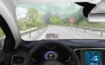 A nagyfelbontású kamera folyamatosan pásztáz, és ha esetleg túllépi a megengedett sebességet, akkor a head-up display kijelzőn