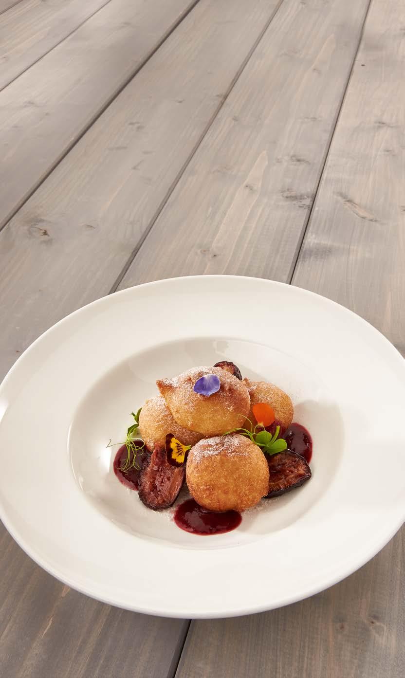 TÚRÓFÁNK ASZALT SZILVA RAGUVAL... 1850 Cottage cheese doughnuts with prunes ragout ALKOHOLMENTES ITALOK Non-alcoholic drinks ALMALÉ (100 %, biodinamikus gazdálkodásból)... 0,2 L.