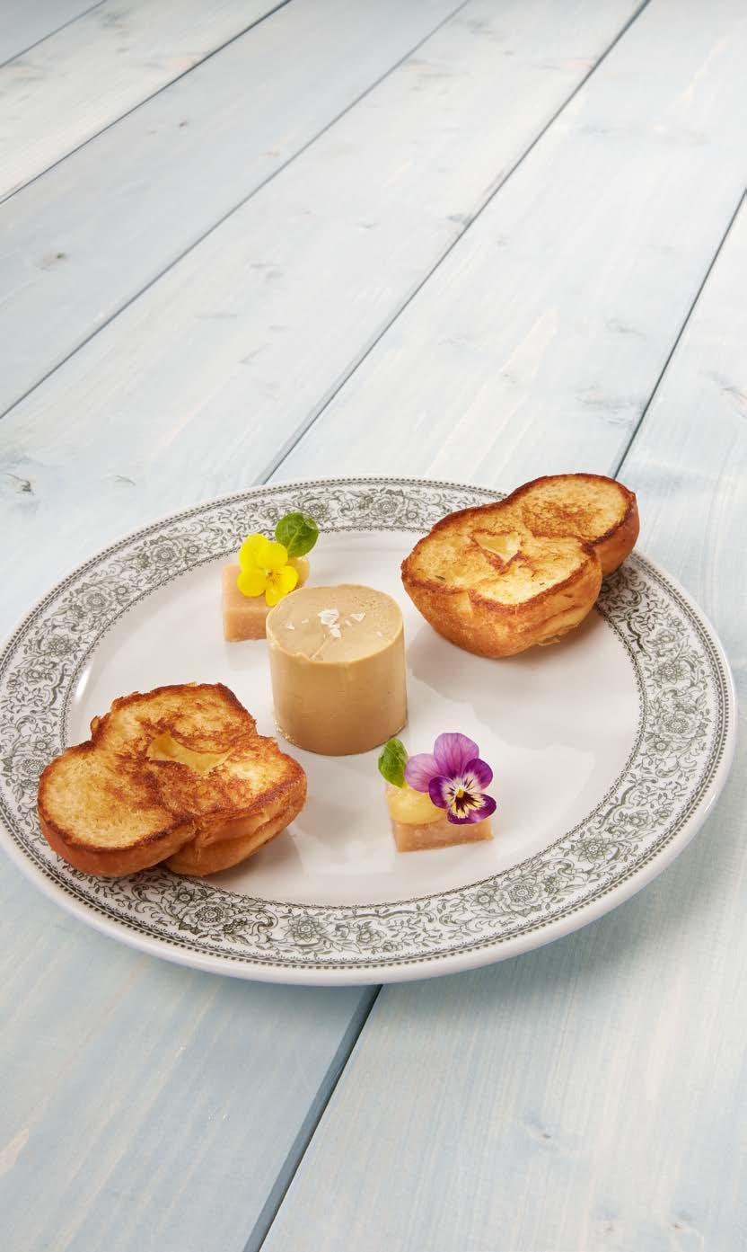 KEZDŐ FOGÁSOK Starters KACSAMÁJPÁSTÉTOM PIRÍTOTT BRIÓSSAL, BIRSALMASAJTTAL.