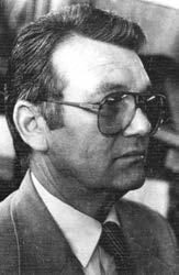 JA R A M A Z O V IĆ p r i č u v n i č a s n i k j u g o sl a ve n s k e k r a lje v s k e voj ske u či nu pot po ruč ni ka na jed noj je voj noj vje žbi ne tom pri je Dru go ga svjets k o g a r a t a