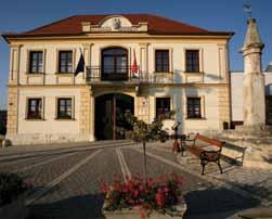 In Fertőrákos befindet sich ein international bekanntes Höhlentheater mit hervorragender Akustik und einer einzigartigen Atmosphäre.