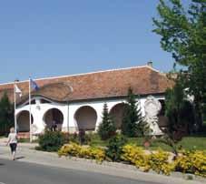 Many buildings in the town are now protected historical monuments. The area around the town was settled in classical antiquity. The population thrived under Roman rule.