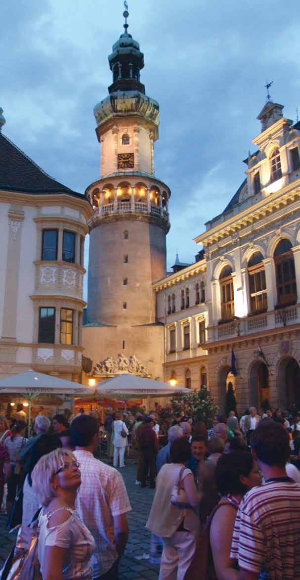 A Magyar Művelődés Háza -ként is ismert Liszt Ferenc Kulturális- és Konferencia Központ a legváltozatosabb rendezvénysorozatokkal, képzőművészeti és irodalmi értékek bemutatásával, zenei