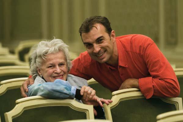 Aniversări Compozitoarea Felicia Donceanu, la ceas aniversar, 85 de ani Ce folos o receptură / Cu sticluţe şi mojare / Cu remedii din natură / Dacă nu sunt răspândite să le ştie fiecare?