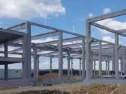 000 m 2 -es főépületben 500 m 2 -en iroda és szociális blokkok lettek kialakítva, kétszintes kivitelben.