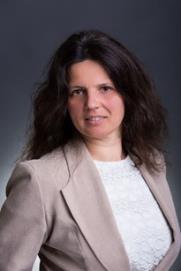 Doktori értekezését az értékközpontú vállalatvezetést szolgáló teljesítménymérésből írta.