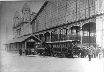 Több éven keresztül dolgozott munkajogi mediátorként. A www.atipikus.hu és a www.hrsm.hu szakmai portálok szerkesztője. 1887. november 28-án azaz 130 esztendővel ezelőtt indult el Európa első (!