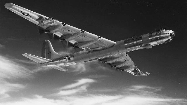 a valóságban: balesetek repülőgépek» 1950: egy B-36-os stratégiai bombázó Alaszka és