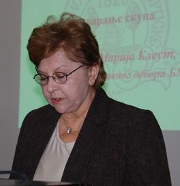 листови, радио и телевизијске станице.