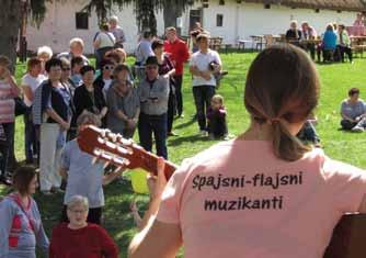 V Škanzeni Železne županije (Vasi Skanzen) majo šegau aprila, kauli dneva svetoga Djürina, držati Djürino senje.