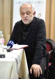 3 öter ne pa špilane filme. Napiso je tri pesniške zbirke pa štiri romane. Vö je dau dvej knigi kratki pripovejsti, piše pa za mlajše ranč tak. Sploj ga brigata dva praelementa: maurdje pa zemla.