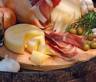 Gastronomska priča i za najzahtjevnija nepca Domaća spiza Kada se cjelodnevnom ugodom ispuni srce, domaćini će vas pozvati za stol, najbolje mjesto srdačne dobrodošlice, ponuditi
