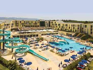 Asistencija i animacija za djecu od 3 godine nadalje. SPORT UZ DOPLATU: različiti sportovi na vodi, najam skutera i bicikla. PLAŽA: šljunčana, pješčana.