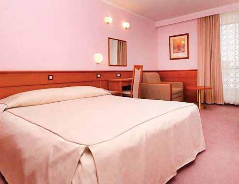 zadar / dugi otok, božava sjeverna dalmacija Hotel Kolovare 4* POLOŽAJ: oko 1 km od povijesnog centra