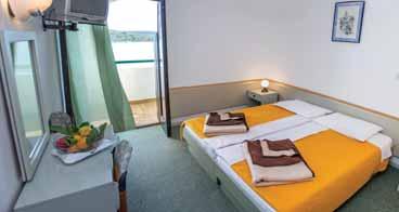 sjeverna dalmacija pirovac / murter Hotel i Ville Miran 3* Akcija 7=6 Posebna All inclusive light ponuda POLOŽAJ: uz more, 10 minuta do centra Pirovca.