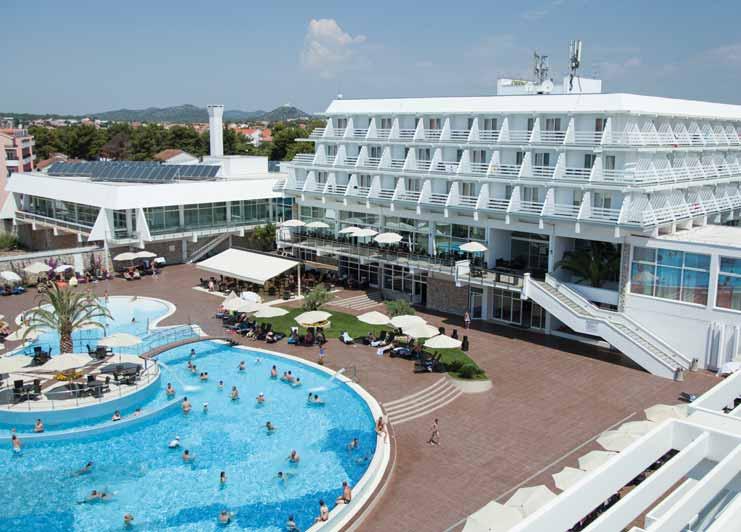 sjeverna dalmacija vodice Hotel Olympia 4* Akcija 7=6, 14=12 Popust 10% u pojedinim terminima POLOŽAJ: kompletno renovirani hotel u sezoni 2009.