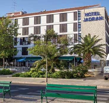 sjeverna dalmacija šibenik Hotel Jadran 3* POLOŽAJ: u staroj gradskoj jezgri, uz more