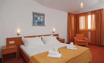SADRŽAJI: 30 soba, recepcija, restoran, bar, wellness centar, bazen, dizalo,