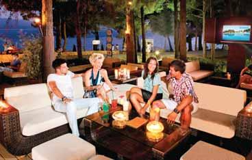otok brač, bol srednja dalmacija Akcija 7=6, 14=12 Besplatno za dijete do 12 godina Bluesun hotel Elaphusa 4* POLOŽAJ: 800 m od središta