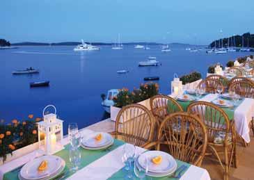 SADRŽAJI: sastoji se od ville/hotela i jednostavno opremljene zasebne jedinice Beach Lodge Dalmacija koja se nalazi uz samu Villu
