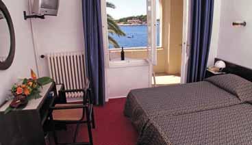 suiteova u villi te 37 dvokrevetnih soba u Beach Lodge-u; wifi u predvorju hotela besplatno; sef na recepciji (uz doplatu), bar,