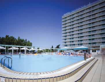 makarska / tučepi srednja dalmacija Hotel Dalmacija 3* POLOŽAJ: uz šetalište i plažu, 800 m od središta grada.