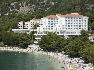 bar, Cream Cafe, parking (uz doplatu). SOBE COMFORT: u glavnoj zgradi, sve s pogledom na more i balkonom; klimatizirane; kada/wc, SAT TV, telefon, sušilo za kosu, mini bar (uz doplatu).