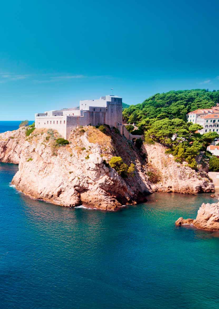 ŠTO VIDJETI U JUŽNOJ DALMACIJI DUBROVNIK, biser hrvatskog Jadrana, uvršten je na UNESCO-ov popis svjetske baštine, a tome svjedoči 1436 zaštićenih povijesnih građevina.