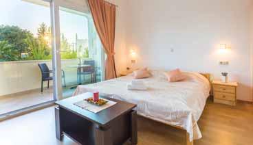 južna dalmacija dubrovnik, mlini Privatni smještaj - apartman Luko 3* (Za max 2+2 osobe) POLOŽAJ: u Mlinima, oko 400 m od plaže, oko 300 m od centra mjesta. SADRŽAJI: kuća na 2 kata, parking.