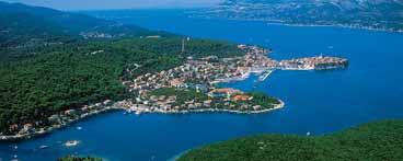 korčula južna dalmacija Apartmani Korkyra Gardens 4* POLOŽAJ: u gustoj borovoj šumi, u uvali udaljenoj autom 4 km vožnje ili pješice oko 1 km od Korčule u sklopu SADRŽAJ: u 2015.