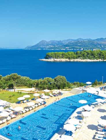 dizala, show cooking restoran, aperitiv bar, snack bar uz bazen, 3 dvorane za sastanke, besplatan parking, Internet kutak (uz doplatu), wifi besplatno u cijelom hotelu.