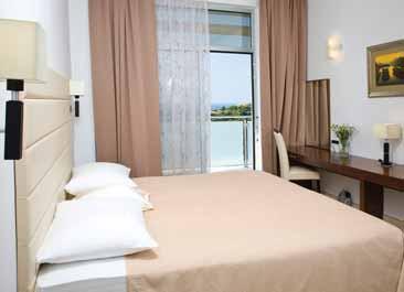 Noćenje s doručkom po sobi već od 581 kn Hotel Lero 3* Akcija 7=6, 14=12 POLOŽAJ: između Grada i poluotoka Lapada, oko 15 minuta hoda od Staroga Grada.
