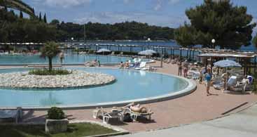 Dozvoljeno držanje kućnih ljubimaca (na upit; uz doplatu). ALL INCLUSIVE: bife doručak, ručak i večera, konzumacija sokova, piva, lokalnog vina 10.