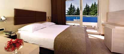 SADRŽAJI: potpuno klimatiziran hotel s 322 sobe, restoran s otvorenom terasom, mjenjačnica, aperitiv bar, tv prostor, grijani vanjski bazen s