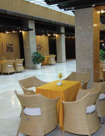 brijuni istra Depadansa Neptun 2* i hotel Istra 3* POLOŽAJ: smješteni u Nacionalnom parku, na samoj obali mora u lučici Veli