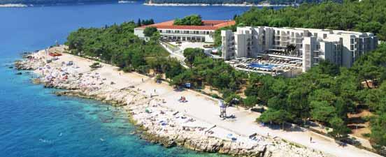 SOBE: obnovljene i komforne, klimatizirane, tuš ili kada/wc, lcd sat tv, telefon, wi-fi (besplatno), sušilo za kosu, sef, minibar, balkon, neke sobe okrenute su na morsku stranu.