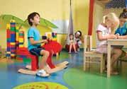 APARTMANI: kada/tuš/wc, SAT TV, telefon, sušilo za kosu, kompletno opremljenu kuhinjsku nišu s priborom za jelo i kuhanje.