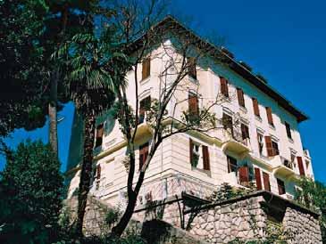 SADRŽAJI: 62 sobe, recepcija, pansionski restoran, aperitiv bar, kavana s terasom, hotelski parking (ograničen broj, besplatan),